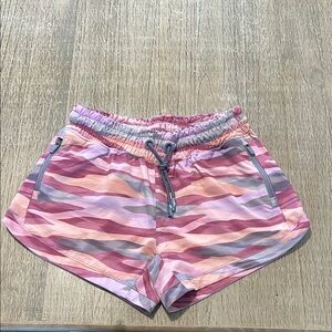 Athleta Girl Run the World 3" Short Size M
